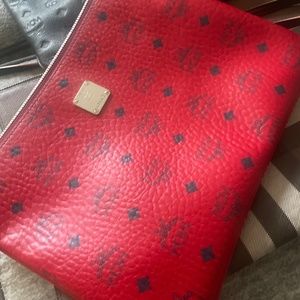Mcm red
